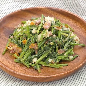 パパっと作れる！ ほうれん草とベーコンの卵サラダのレシピ動画・作り方 | デリッシュキッチン