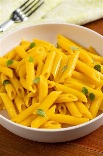 2.6K reactions · 372 shares | Le ricette più semplici sono sempre le più buone: pasta allo zafferano cremosa e dal sapore intenso  Prova subito la ricetta infallibile di @aurora.cortopassi con il tocco speciale di Zafferano 3 Cuochi  https://ricette.giallozafferano.it/Pasta-allo-zafferano.html | Giallozafferano | Facebook