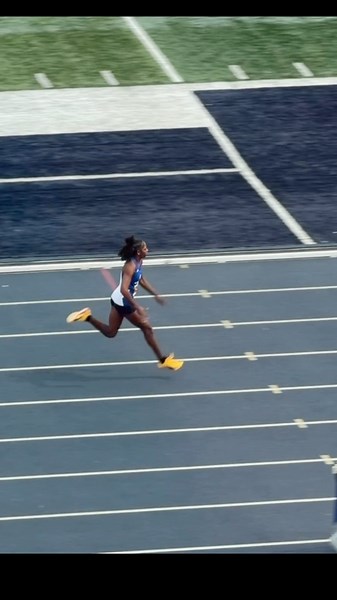 Shanoya Douglas Fires 11.28 to Take Control at ECIS
