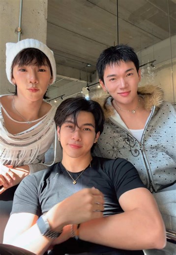 @ThePluggy @KRITTIN ! Meow meow 😻