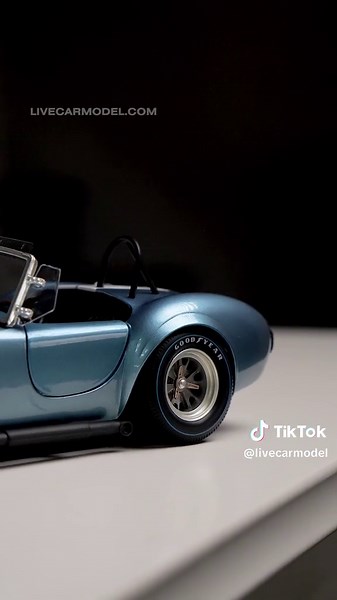 American Muscle 🇺🇸💪 Find this 1/18th Shelby Cobra 427 and hundreds of other diecast car models at livecarmodel.com.