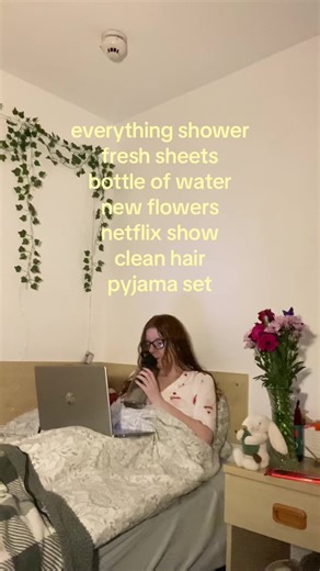 Perfect Friday Night Routine: Everything Shower and Cozy Pyjamas