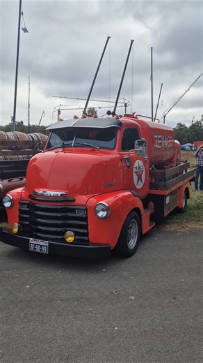 Vintage restored american Chevrolet COE from 1951 #oldschool #trucks #automobile #chevrolet