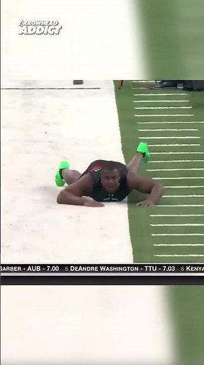 FLASHBACK: Chris Jones had a WARDROBE MALFUNCTION at the NFL Combine 😂 | Arrowhead Addict