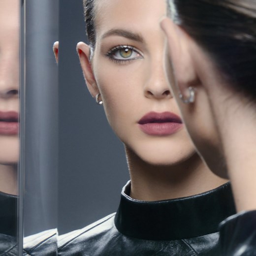 New. LE VOLUME STRETCH. Your lashes stretched beyond infinity. Unparalleled eye-opening effect. Discover on chanel.com/-Le-Volume-Stretch | CHANEL