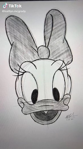 How to Draw Daisy Duck: Step-by-Step Tutorial