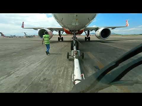 Aircraft pushback (AirAsia)