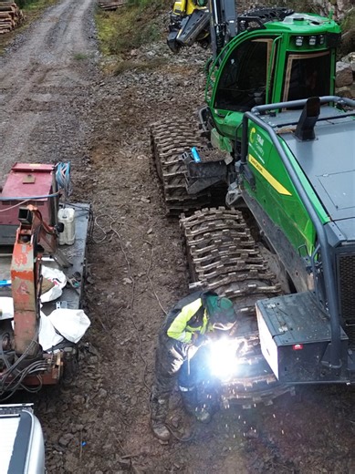 Enhancing the 1270H John Deere Harvester with Spikes