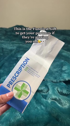 This looks so real it’s crazy😅 funniest gift idea by far!🤣 #fyp #foryou #funnygift #funnygifts #funnygiftsforhim #funnygiftsforher #gifts #tiktokshop #bestfinds #tiktokmademebuyit