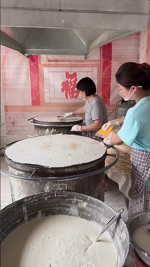Satisfying: Making Paper-Thin Traditional Chinese Crepes (1-Hour Loop)