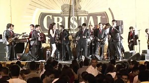 400K views · 9.2K reactions | ¿Alguien se acuerda de esta linda canción? ❤ Recordar es volver a vivir ... Que yo te voy a querer, te voy a adorar lo juro por Dios . #Volver #AldairArmas #LaUnicaTropical  | Aldair Armas Perú | Facebook