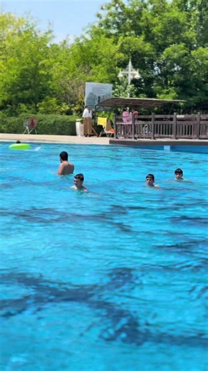 Сезон открыт! ☀️💦 В отеле «Бахтияр» стартовали яркие моменты, отдых у бассейна и потрясающая летняя атмосфера! 🌴🏖️ Ждем всех — приходите с друзьями и наслаждайтесь летом вместе с нами! 😎✨ #Bahtiyar #Tomus2026 #Basseýn #DynçAlyş #Türkmenistan