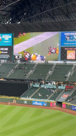 This was my favorite spot to watch a Seahawks game last season 🔥 #seattle #seahawks #fyp #viral