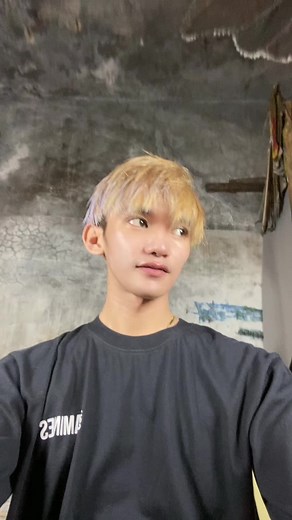 My looks is not giving. Blue hearts is highly appreciated 💙