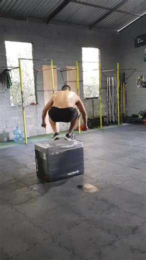 Ultimos 10 burpees box jump overs Atleta Diegoo Garcia Hernández T.c. 9:40 min Wod 100 burpees box jumps overs 24"/20" Time cap 15 min. Trabajamos fuerte siempre con la mira en mejorarnos y mejorarlos 💪🏋️‍♂️🏋️‍♂️ #everyoneシ゚ #fypシ゚viralシ #viralreelschallenge #fypシ゚ #viralvideochallenge #crossfitchallenge #lifestyle #fitnessgoals #CrossTraining #workoutchallenge #fridaymotivation #worldcup | Mountain Cross