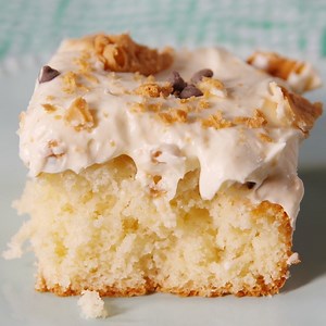 673K views · 4.3K reactions | This Cannoli Poke Cake is so much...