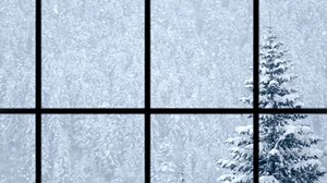 ❄️ Winter Is Here: Protect Your Windows Like a Pro with Crystal Glass Canada! ❄️ Winter is a magical season, but it can also be tough on your windows. Freezing temperatures, frost, snow, and ice put your glass to the test. Don’t let the winter weather ruin your view or your energy efficiency! With a little preparation and care, you can keep your windows crystal clear and damage-free all season long. Here are some essential winter window care tips from Crystal Glass Canada, your clear choice for 