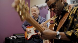 🎶 Greetings Normantics! 🎸 Excited to share this brand new LIVE clip from my featured performance on Episode I of Sessions at Bosse Online with guitarist Ron Bosse! The track is “Rumble Strip”, written by Ron and Grammy-winning keyboardist Jeff Lorber. Check out the full performance here: https://bosseonline.uscreen.io/programs/rumble-strip-sessions-at-bosse-online-featuring-norman-brown | Norman Brown