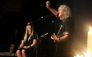 【Brian May】\"布莱梅教你WWRY如何打节拍\" —— 英国\u002F朴次茅斯 - 2012-11-16