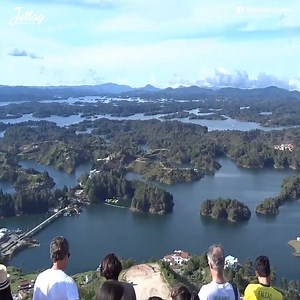 256K views · 605 shares | Grimpez sur le Peñón de Guatapé, un monolithe de 220 mètres de haut situé non loin de Medellín, en Colombie ⛰ | Jetlag | Facebook