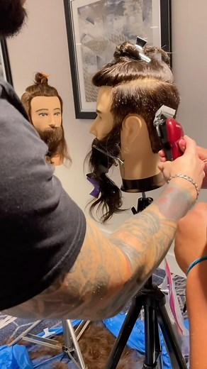 I tried to suggest in my teaching methods when learning to do clipper Haircuts to work in a system, where you create zero weight lines 💈 Follow @barberacademybyseancasey 👈 opening 2024 Join my virtual online Academy: www.SeanCaseyAcademy.com #TheSeanCasey #TwinCutZ #Andis #lv3 #barber #hair #education #lv3pro #mizutani | Sean Casey