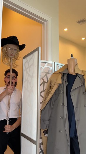 Shopping man pranks friend