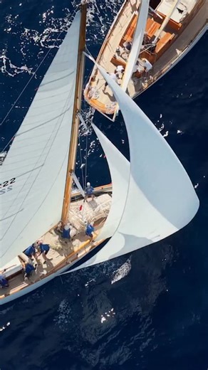 4.8K views · 2.5K reactions | Classic fight at Les Voiles de Saint-Tropez 2025, Race Day 2 #sailing #yachting #segelboot #regatta #regatta #yacht #sailboats #barcavela #voilier #lesvoilesdesainttropez #vintage #classicyacht #boating #barcosavela | Gilles Martin-Raget Photo Video | Facebook