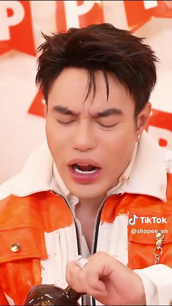 Chúng mình có nhau!!! Bộ đôi Top 1 MXH gọi tên Lê Dương Bảo Lâm và Duy Khánh, kẻ tung người hứng hứa hẹn mượt hơn lụa tại Sao Thì Sao #ShopeeSaoThiSao #1212SinhNhat10Tuoi