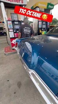 Papa Bear giving his new flame a little extra love with some 110 Octane! Lincoln Mark 3! #lincoln