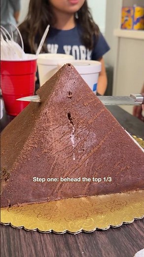 How do you cut a PYRAMID CAKE?!