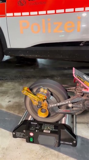 🔴 Altro che "innocui veicoli urbani": 110 Km/h...pazzesco!