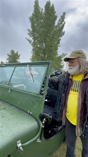 POV of using Manual Windshield Wipers! 1947 Willys Jeep