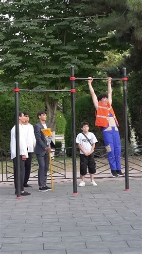 Cleaner Prank 25KG 🧹🪣 #trendingshorts #youtubeshorts #sigma #prank #prankshorts #shortsfeed #shorts