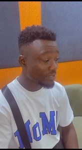 63K views · 5.6K reactions | Pourtant j'étais juste en train de lire sur le mur là hen mai malgré ça tonton Guy Christ Israël m'a mis dehors ah vraiment hen. Papa Ramatoulaye Dj . rendez-vous le 5 avril a grand lahou pour la nuit du rire ( NURIGRAL) | Yoyo de tchoukouni privé | Facebook