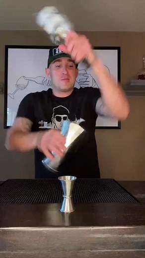 Reply to @big.rock.star PART 1! 3 BASIC TIPS FOR BARTENDERS STARTING OUT! #fyp #foryou #bartending #bartender #lasvegasbartender #lvbdrinks #tips