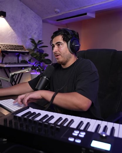 Easy Basslines with Sequencers. Struggling to write basslines? Litmus shows how using a sequencer can unlock unique, groovy bass patterns fast. In his latest masterclass, he builds a track from scratch using unconventional techniques to create something truly wonky. Available now on SYNTHO.