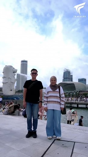 In the Lion City, we found a destination that redefines the meaning of modernity and sophistication. 📍 Merlion Park,Singapore #visitsingapore #tourismsingapore #travelexperience #travelextourmy #singapore #fyp