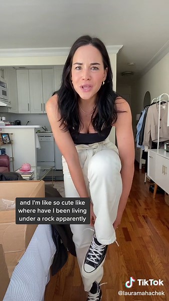 I don’t wear socks when im styling my outfits #converse #ootd #fashiontiktok