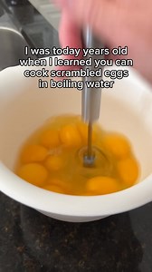 Trying to cut back on calories? Try this scrambled egg cooking hack #cookinghack #cookinghacks #hack #kitchenhack #viralvideo | Live Composed | Facebook