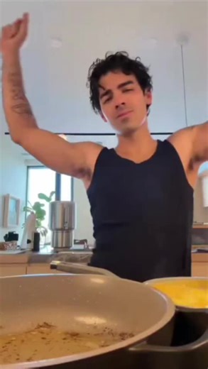 goodbye 2025 - loves ya babes 🧨 #jonasbrothers #fyp #joejonas #jb | Joe Jonas