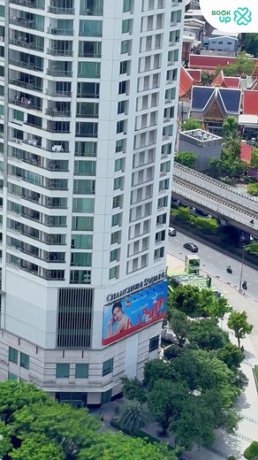🏙️ Triple Y Residence | Samyan คอนโดหรูใจกลางเมือง…เชื่อมทุกจังหวะชีวิตกับไลฟ์สไตล์ครบวงจร บนอาคารเดียวกับสามย่านมิตรทาวน์ จะกิน ช้อป เที่ยว หรือเดินทาง ก็สะดวกในทุกมิติของการใช้ชีวิต 📍 ห้องขนาด 33–40 ตร.ม. | 1 ห้องนอน 1 ห้องน้ำ ✔ ตกแต่งครบพร้อมอยู่ พื้นที่ใช้สอยแบ่งเป็นสัดส่วน ✔ มาพร้อมเตียงคู่ ห้องรับแขกกว้าง และครัวพร้อมใช้งาน ✔ มองเห็นวิวเมือง จุฬาฯ และจามจุรีสแควร์ มาพร้อมสิ่งอำนวยความสะดวกระดับพรีเมียม 🔹 คลับเฮาส์ที่มองเห็นวิวพาโนราม่ากลางเมือง 🔹สระว่ายน้ำดีไซน์หรู ฟิตเนสครบทุกโซน 🔹พื