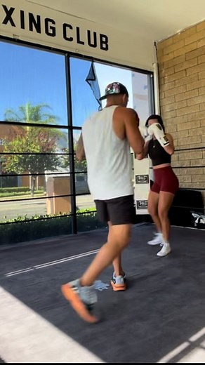 Bad habit of hesitating that im trying to break out of. Loosen up girl! #fyp #foryou #boxeo