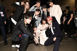 Halsey Shows Off Post-Baby Body at BTS Concert