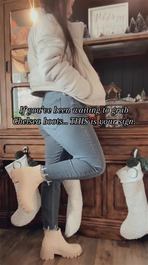 These Chelsea boots are such a staple for fall winter and the price is SO good right now. Grab your size before they sell out! #blackfriday #blackfridaydeals #chelseaboots #boots #fyp