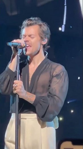 HARRY STYLES - FALLING #harrystyles #live #worldtour #concert #onedirection