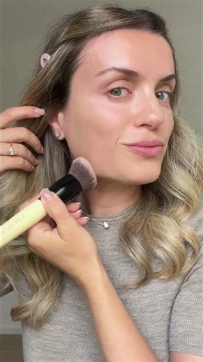 SELFIE 24 HR WEAR SKINCARE FOUNDATION X Yulia B.