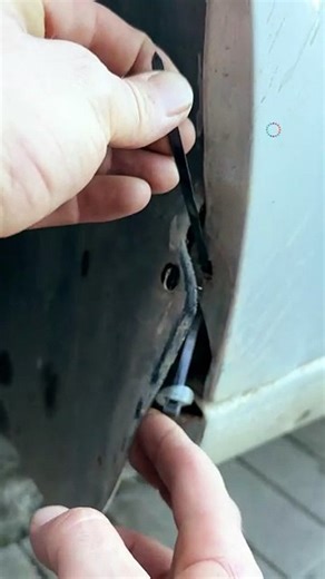 Stabilize car parts using a zip tie🛠️