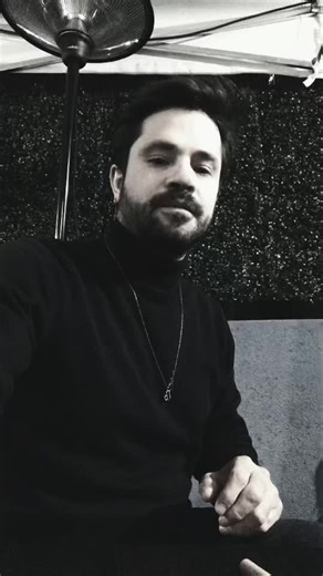 Humorous Deformation Performance Under Canopy