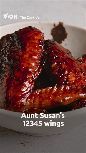 A staple of large weekend gatherings, and always eagerly anticipated at the dinner table, Jennifer Wong's aunt Susan's sticky chicken wings are so simple to make 🍗 Get the recipe from SBS Food here: https://bit.ly/3sVxWFy | SBS Australia