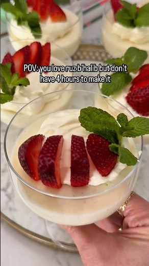 Creamy Ruz b'halib rice pudding with vanilla
